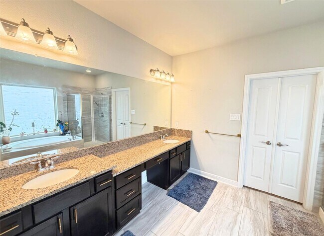 Building Photo - 244 Upland Dr