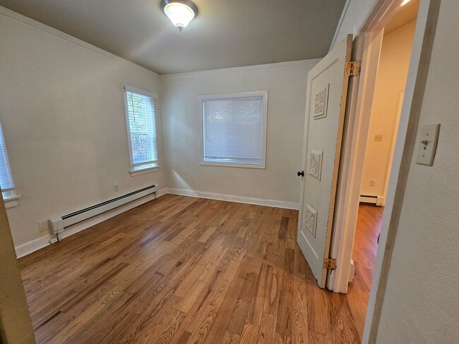 Building Photo - Large Beautiful South Hill Home! Available...