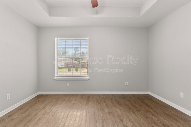 Building Photo - 10217 Hyacinth Ln