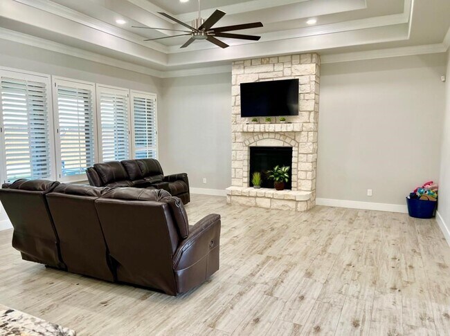 Building Photo - 165 Rustic Trl Rd