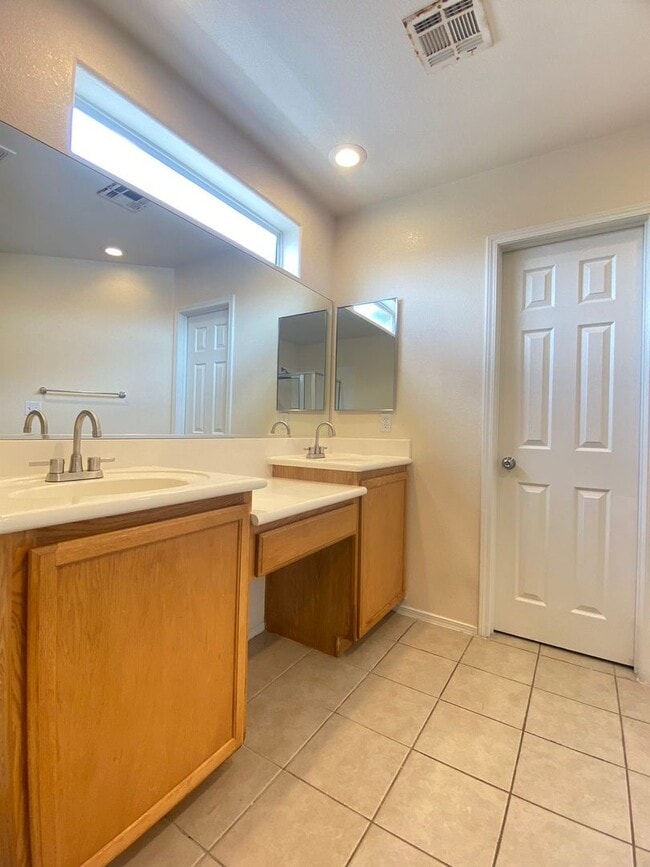 Building Photo - 9267 Glen Malone Ct