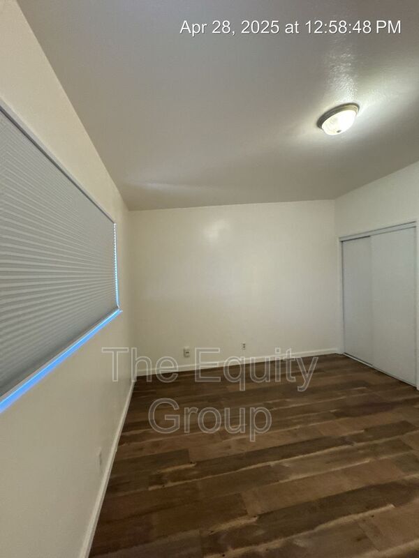 Building Photo - 1140 W Tulare Ave