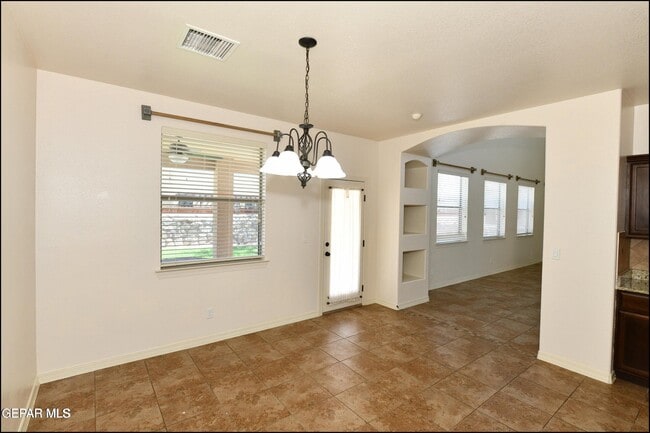 Building Photo - 14309 S Cave Ave