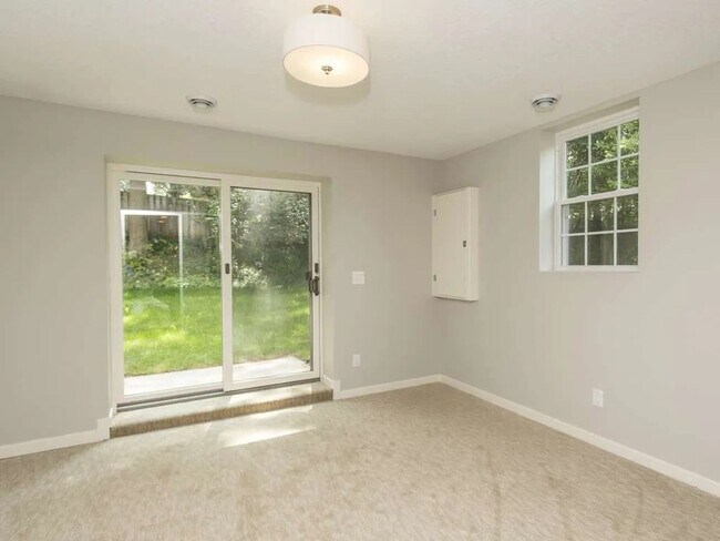 Building Photo - 5321 Interlachen Blvd