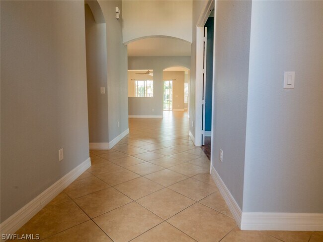 Building Photo - 10091 Mimosa Silk Dr