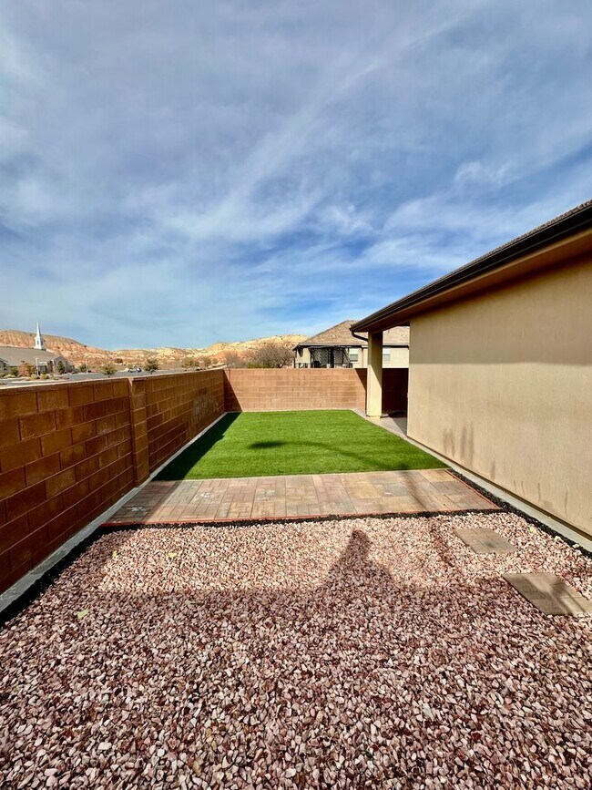 Building Photo - Short term lease! Beautiful Furnished St. George Home!!