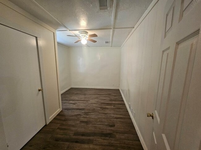 Building Photo - 12731 Wanda Way