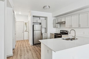 Building Photo - Heritage Pointe Senior 55+”