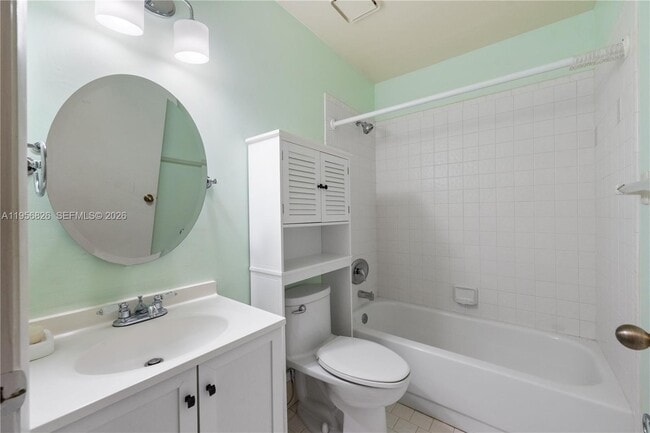 Building Photo - 2707 Pinewood Ct