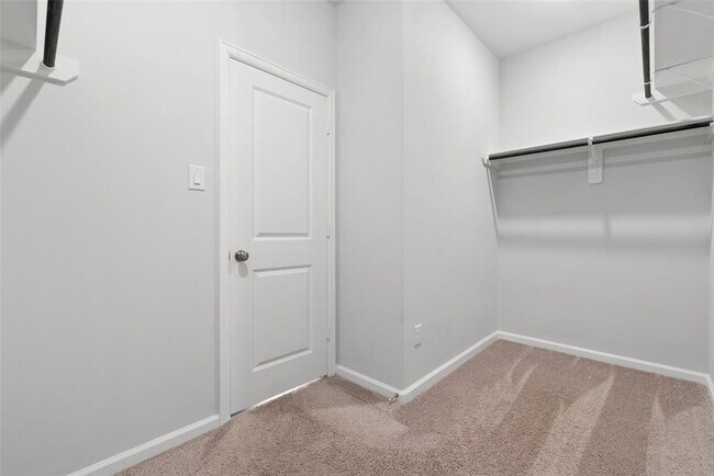 Building Photo - 5815 Jade Crest Ct