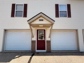 Building Photo - 5712 E Town Dr
