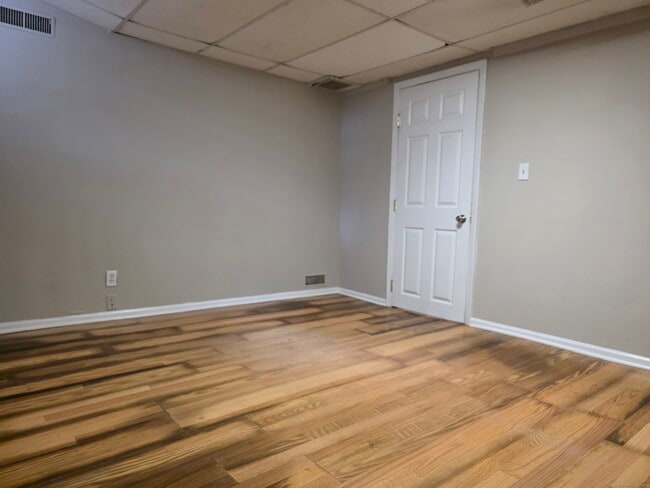 Building Photo - 264 Villa Ave