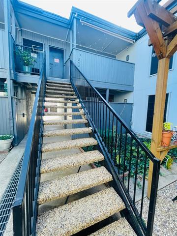 Building Photo - 4323 Brown St