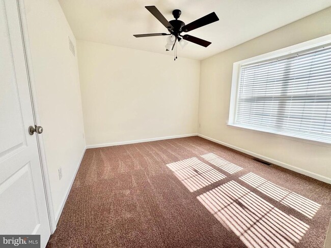 Building Photo - 120 Salerno Dr