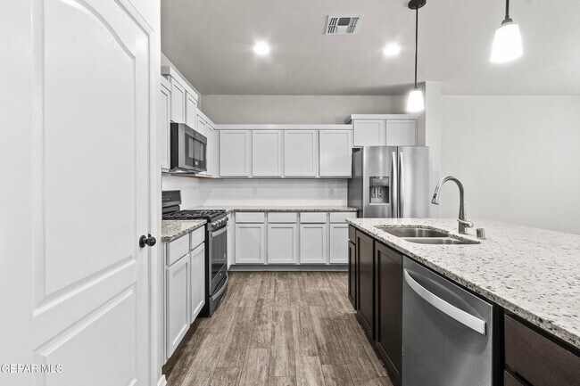 Building Photo - 12352 Stansbury Dr