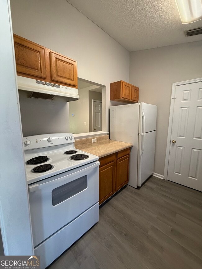 Building Photo - 707 E Lawnwood Ave