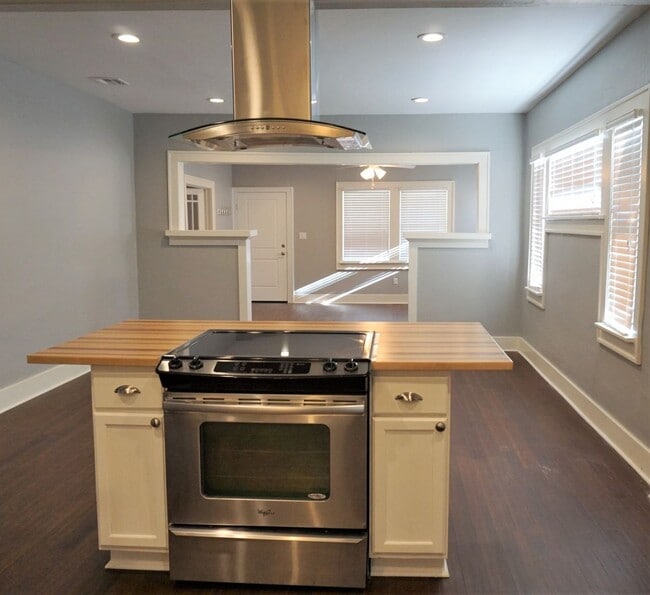 Building Photo - 3 Bed 1.5 Bath in Pleasant View Addition NW OKC