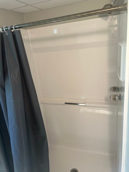 Building Photo - 4220 Daniel Dr