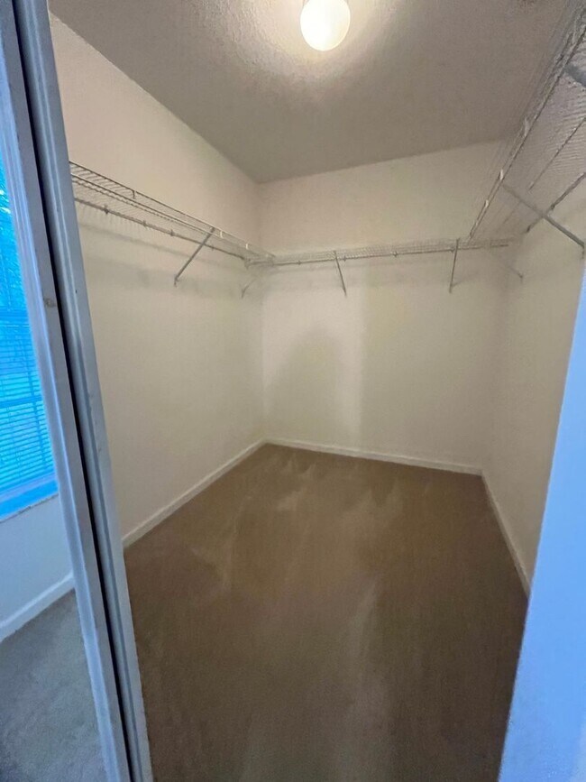 Building Photo - Quiet Home in Pine Lakes Cud-de-sac!!