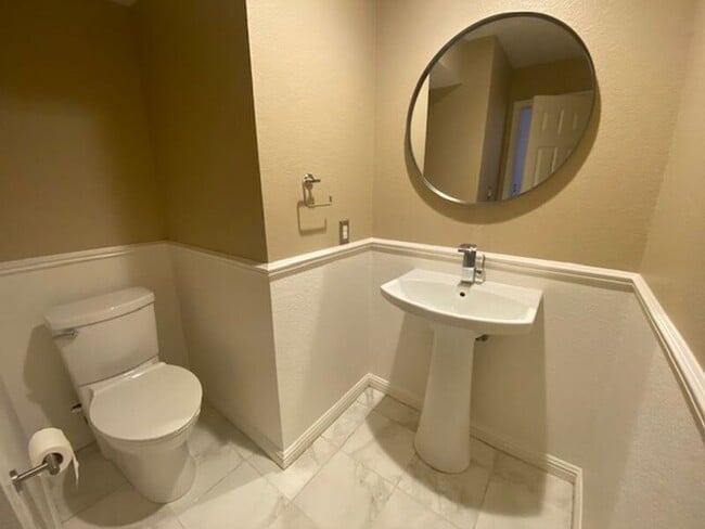 Building Photo - 6936 Gregorich Dr