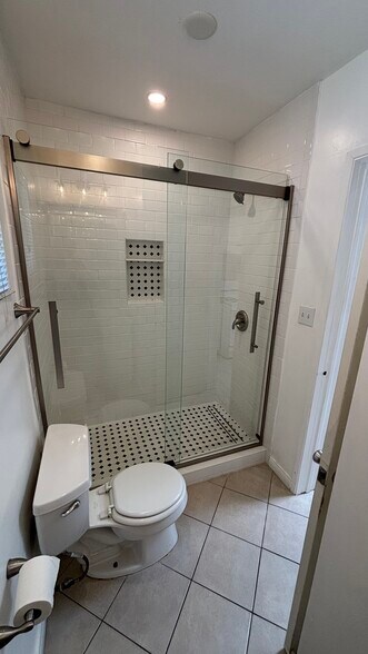 New shower - 3949 1/2 32nd St