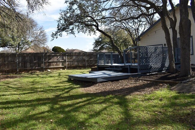 Building Photo - 3019 Rochelle Dr