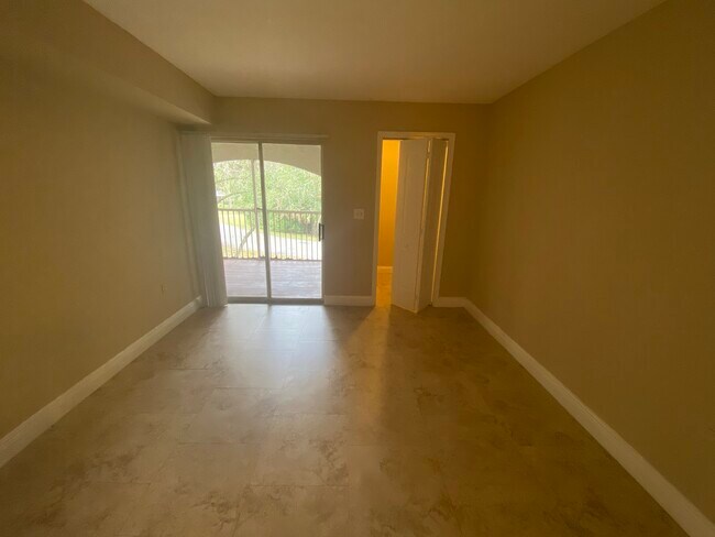 Building Photo - 2460 NW 33rd St