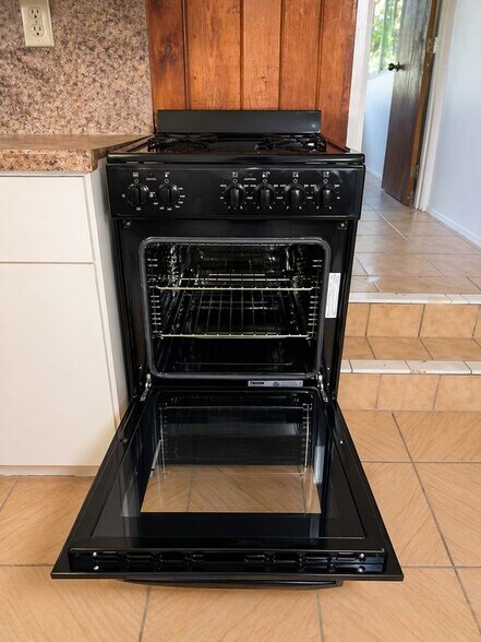 Building Photo - 1355 NE 129th St