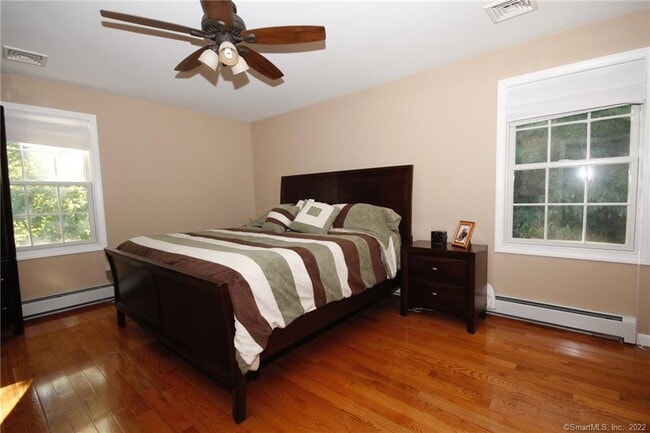 Building Photo - 9 Ledgewood Ct