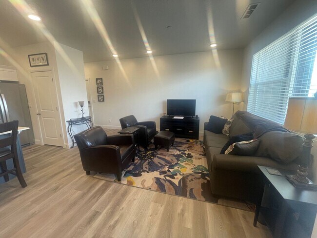 Building Photo - 5801 S Garnet Dr