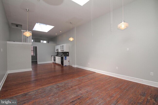 Building Photo - 1527 South St