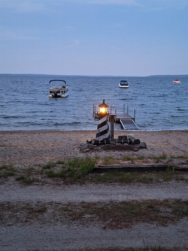 Building Photo - 773 Sebago Rd