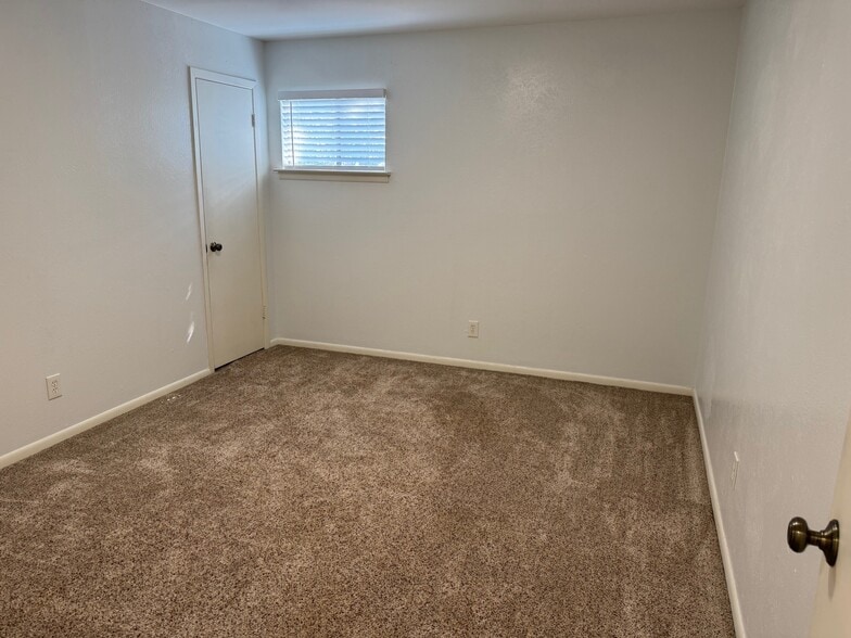 Building Photo - 7909 Habersham Ln