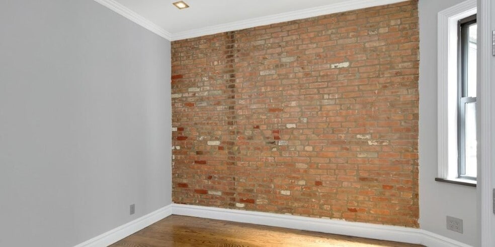 Building Photo - 219 E 23rd St