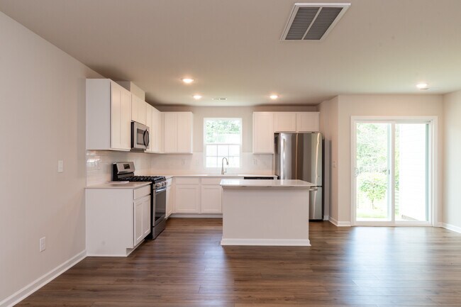Building Photo - 717 McKissick Dr