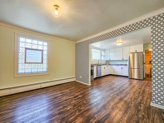 Building Photo - 3300 N Kildare Ave