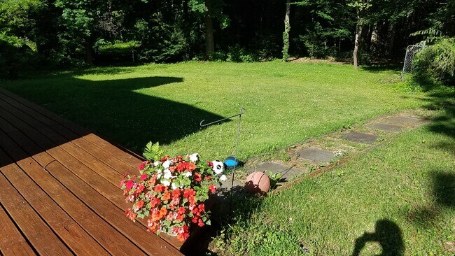 Building Photo - 68 Blatchley Ave