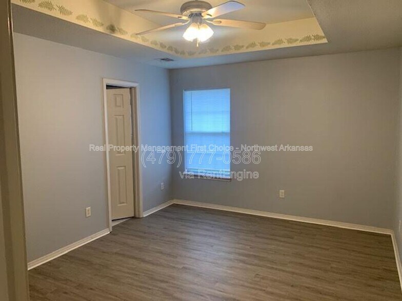Building Photo - 890 Sunflower St