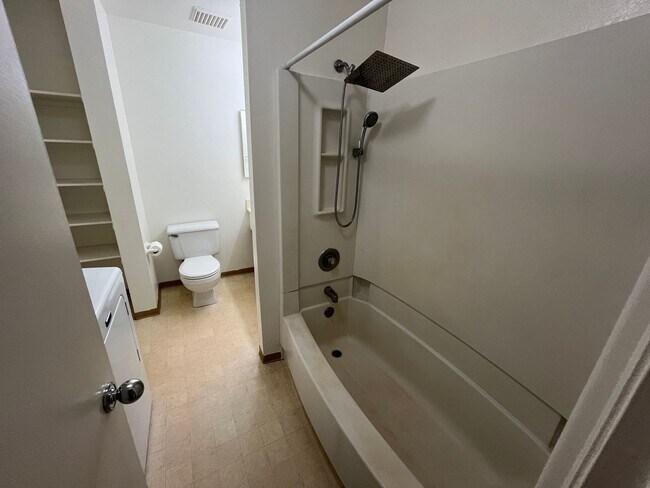 Building Photo - Royal Palm (Waipio) - Upstairs 2 bedrooms,...