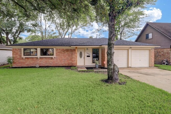 Primary Photo - 2606 Hillshire Dr