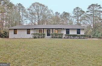 Building Photo - 716 Ebenezer Rd