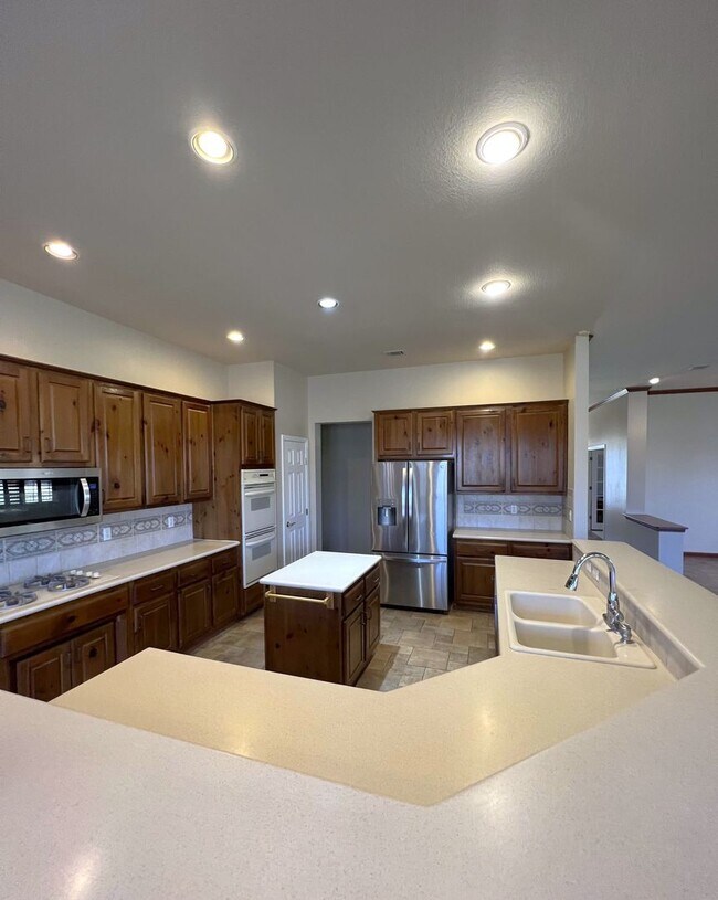 Building Photo - 106 Morning Glory Cir