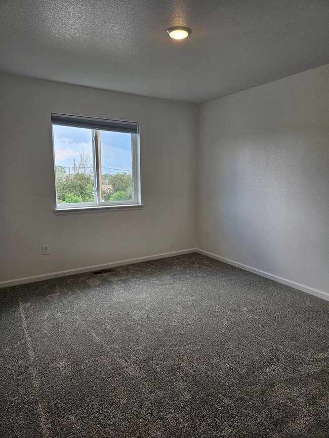 Building Photo - 901 Sonata Lane