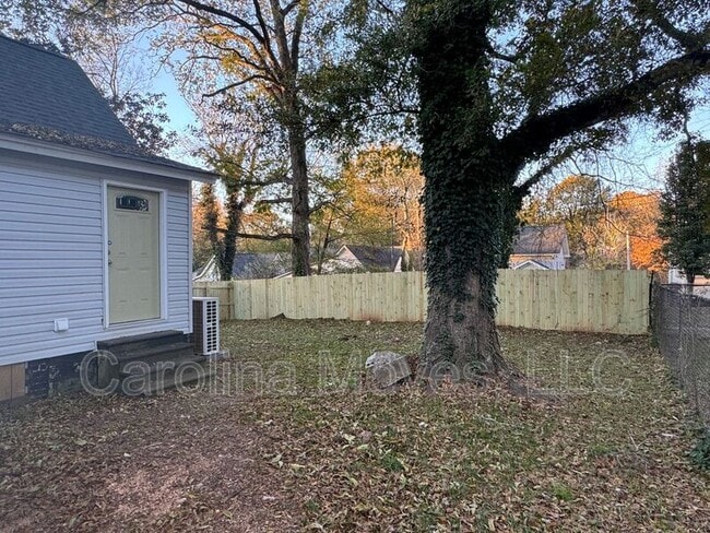 Building Photo - 17 Wrigley St