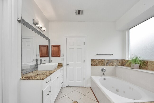 Building Photo - 18315 Brenwood Menor Dr