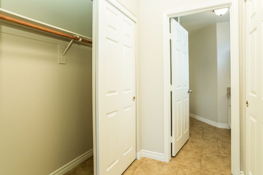 Building Photo - 7408 Maiden Run Ave