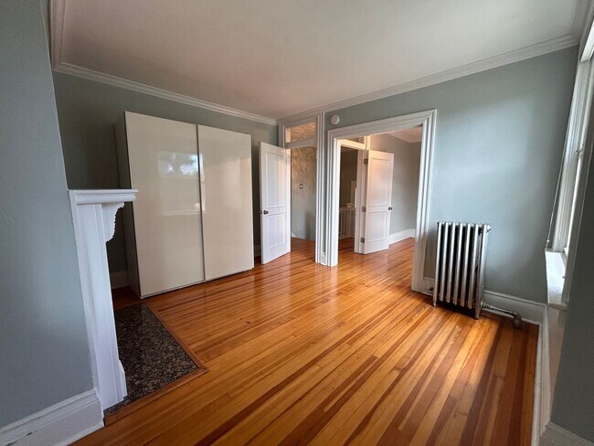 Building Photo - $0 DEPOSIT OPTION. CHARMING VICTORIAN TOWNHOUSE IN UPTOWN/CITY PARK WEST