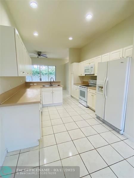 Building Photo - 3408 Sands Harbor Trce
