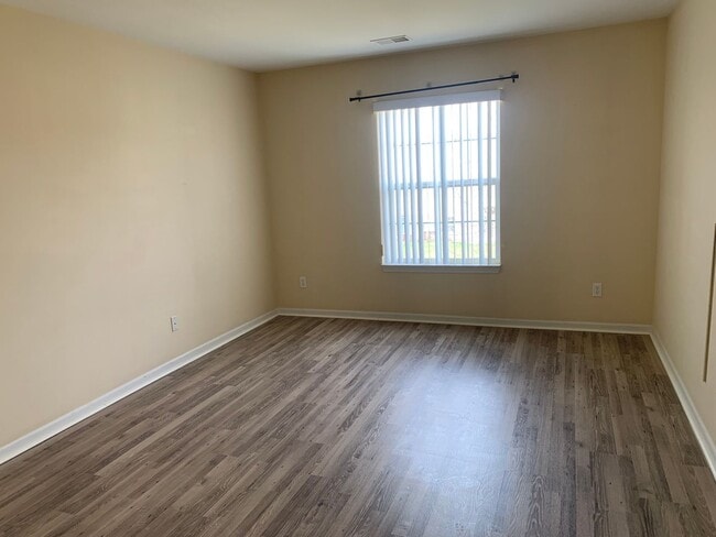 Building Photo - 2-Bedroom, 2-Bath Condo for Lease – Manors of Regency, Shelby Township