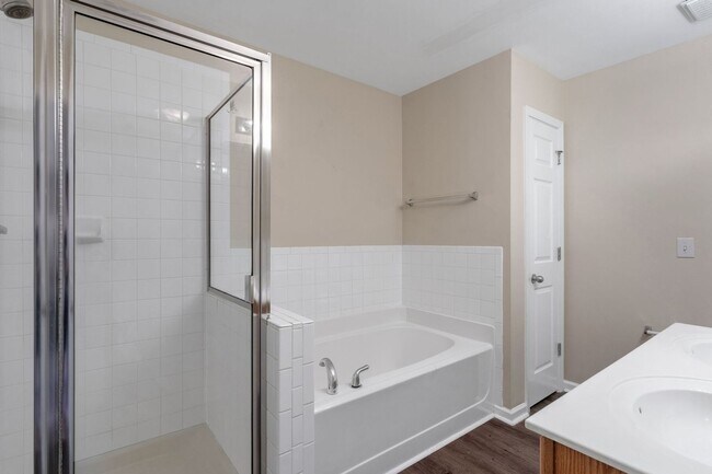 Building Photo - 5110 Neuse Commons Ln